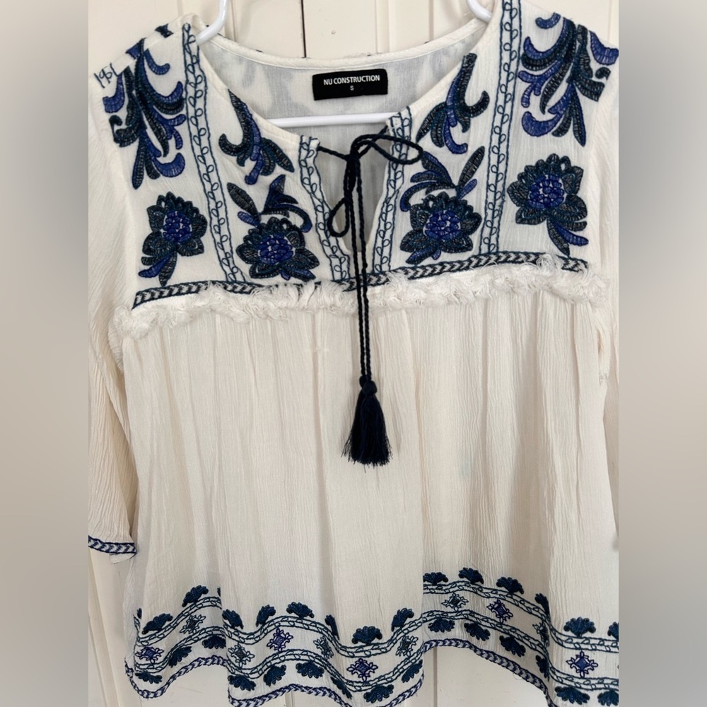 Nu Construction Boho Embroidered White and Blue Blouse Size Small